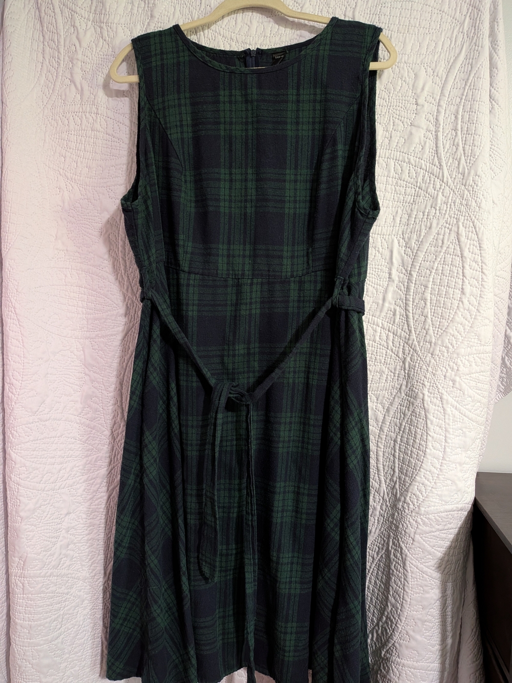 SHEIN Black and Dark Green Plaid Midi Dress with Waist Tie